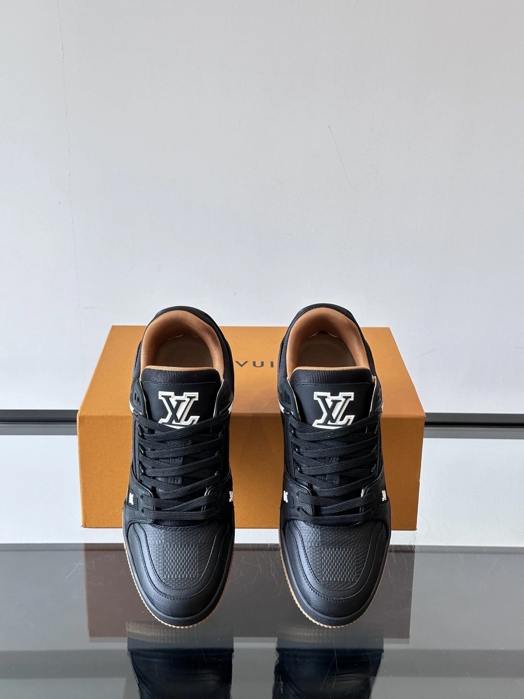 OOBB-- 8V 1AHTSQ Trainer cowhide item:E-X230F2684