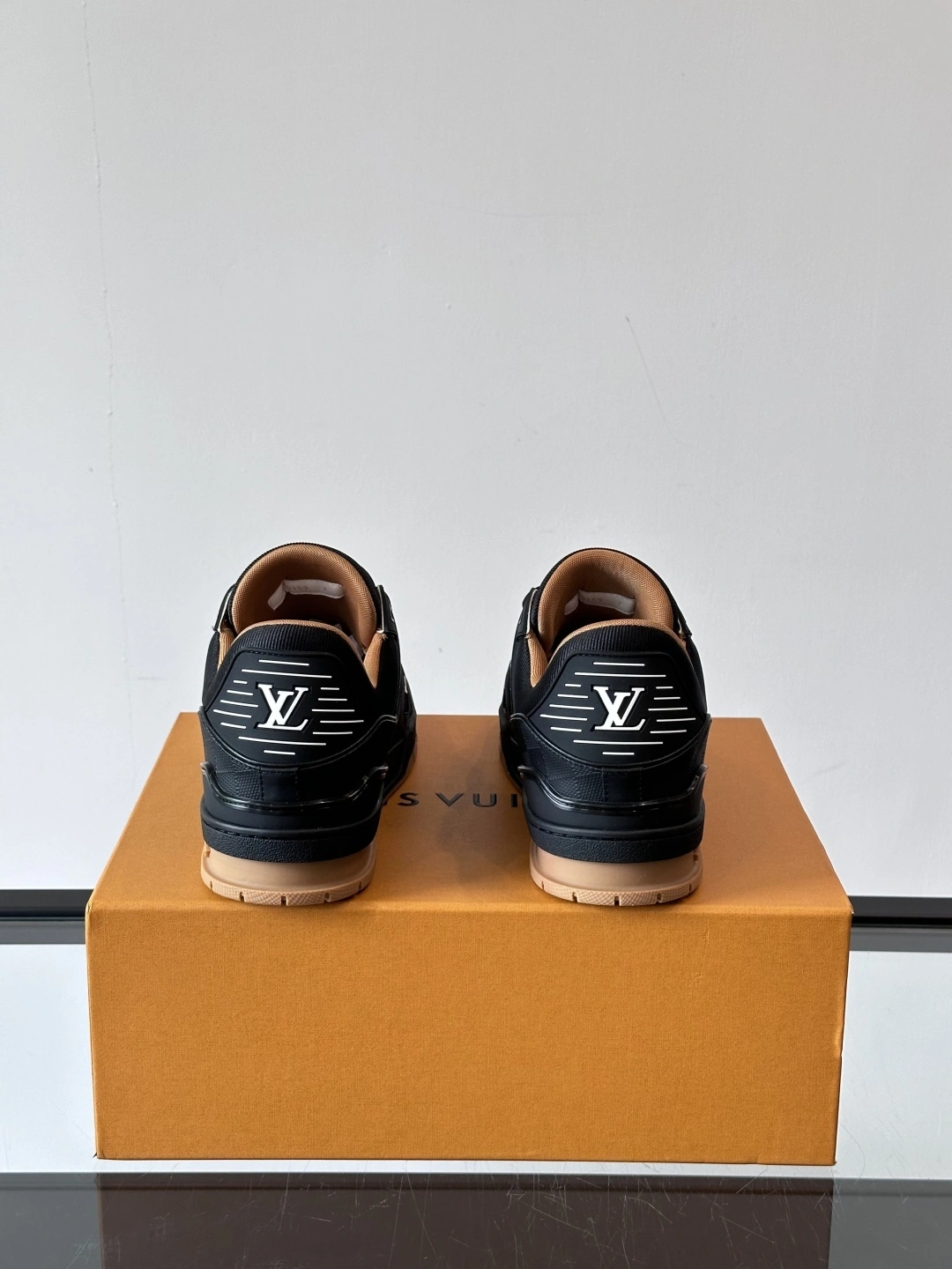 OOBB-- 8V 1AHTSQ Trainer cowhide item:E-X230F2684