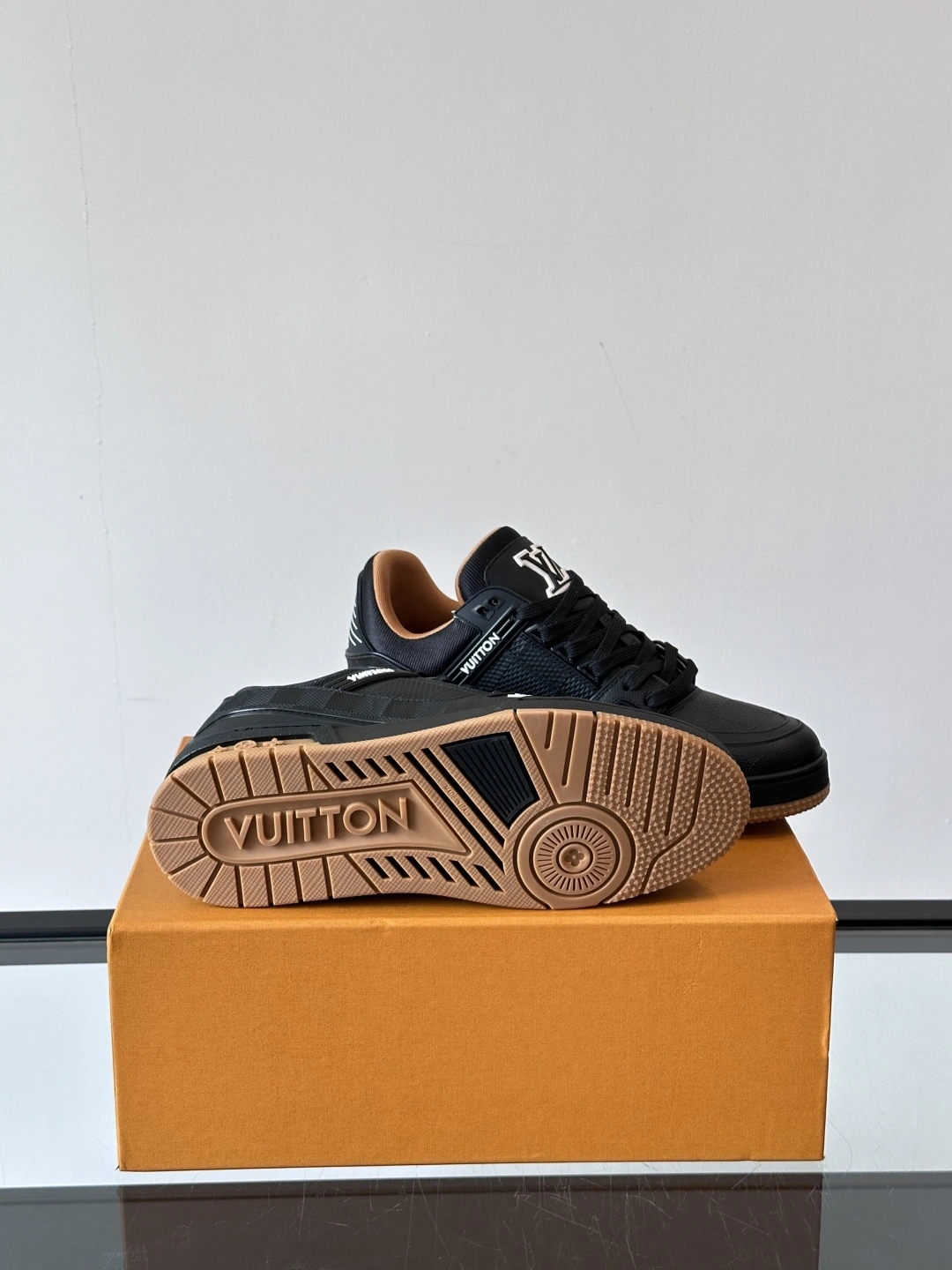 OOBB-- 8V 1AHTSQ Trainer cowhide item:E-X230F2684