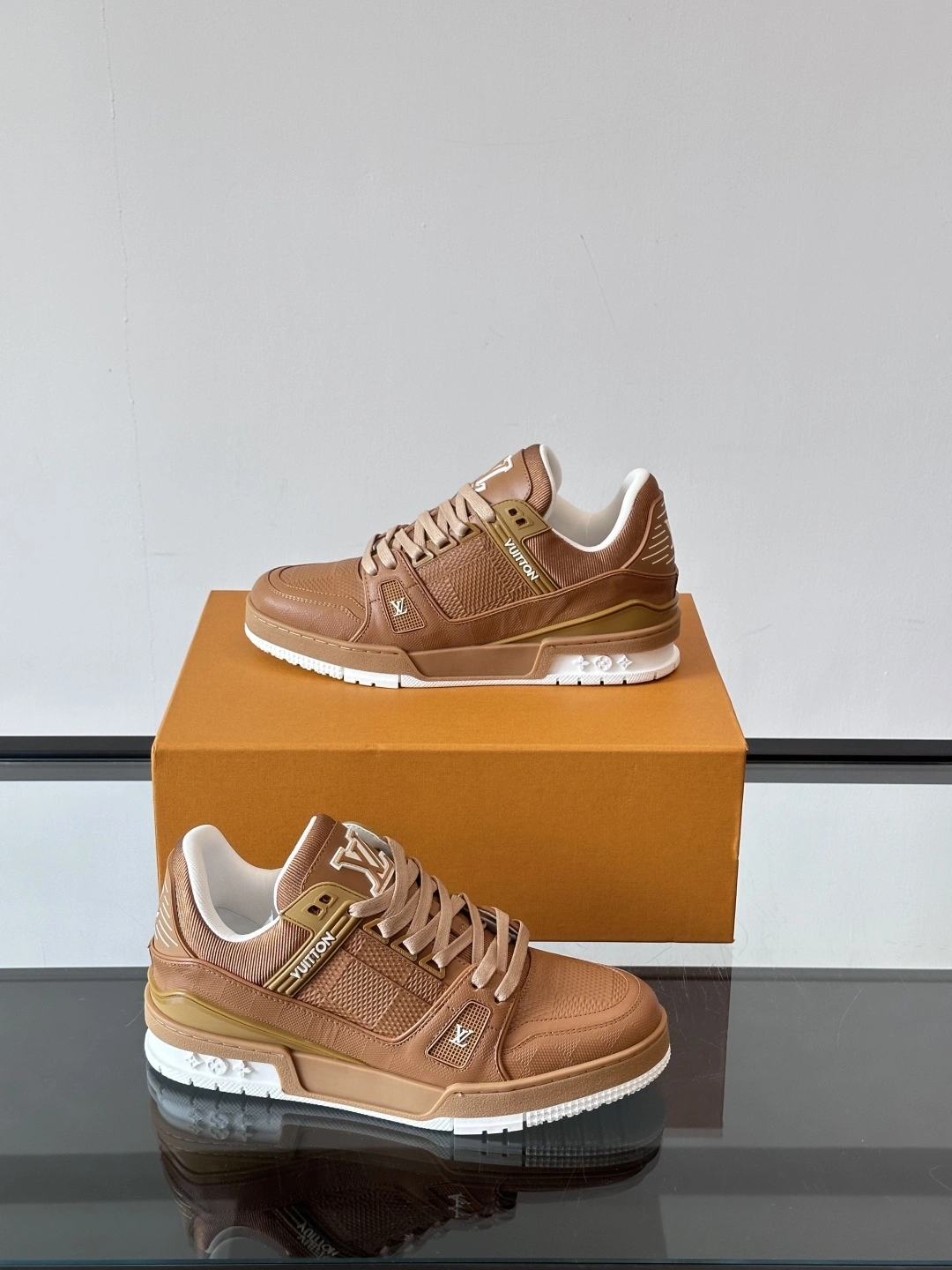 OOBB-- 8V 1AHTT9 Trainer cowhide item:E-X230F2682