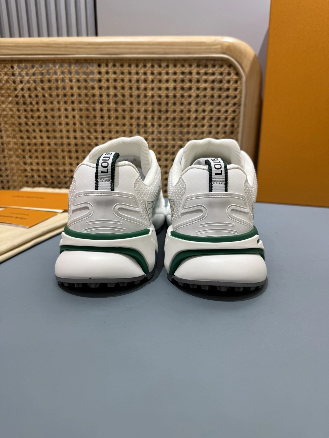 OOBB-- 8V 1AHTVV Runner Tatic Thick soles：4CM item:E-X430F0605