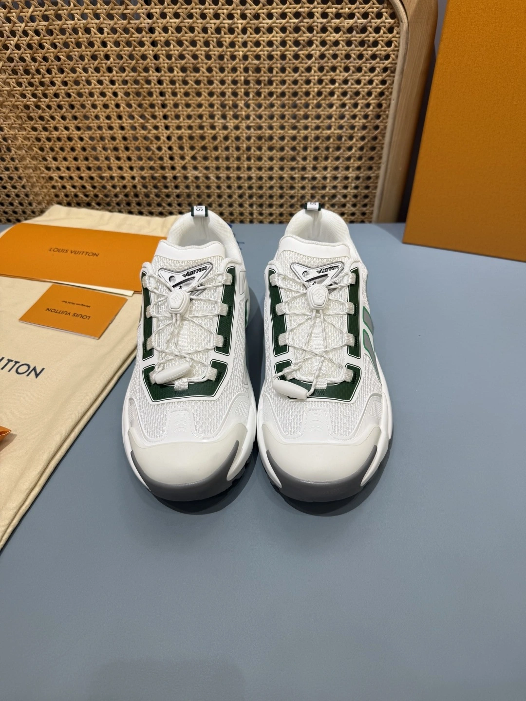 OOBB-- 8V 1AHTVV Runner Tatic Thick soles：4CM item:E-X430F0605