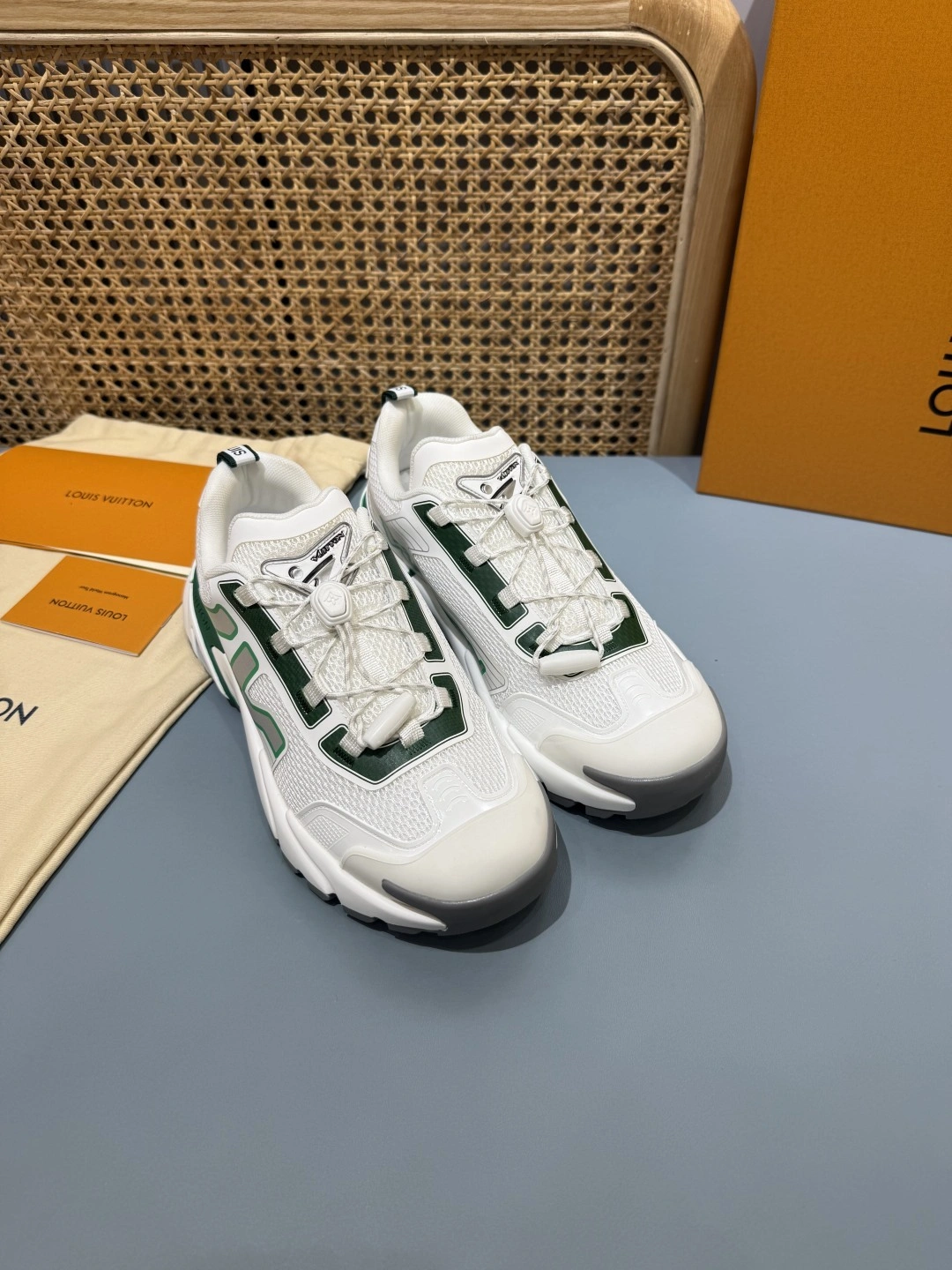 OOBB-- 8V 1AHTVV Runner Tatic Thick soles：4CM item:E-X430F0605