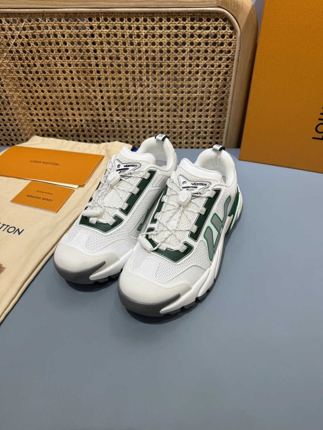 OOBB-- 8V 1AHTVV Runner Tatic Thick soles：4CM item:E-X430F0605