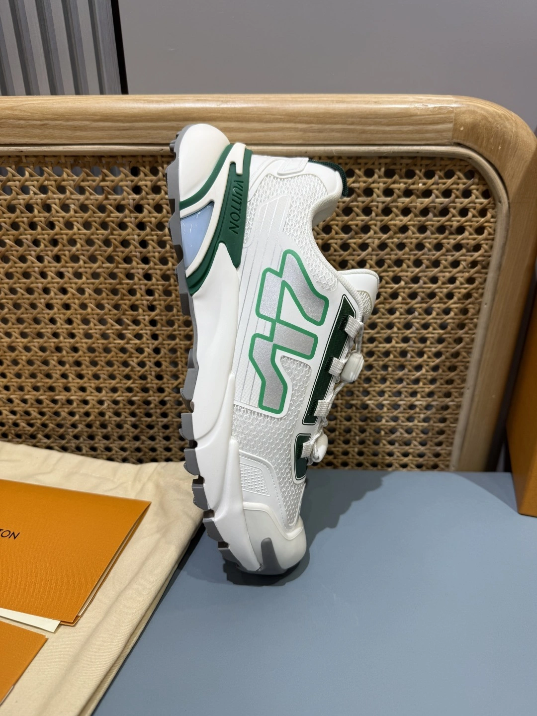 OOBB-- 8V 1AHTVV Runner Tatic Thick soles：4CM item:E-X430F0605