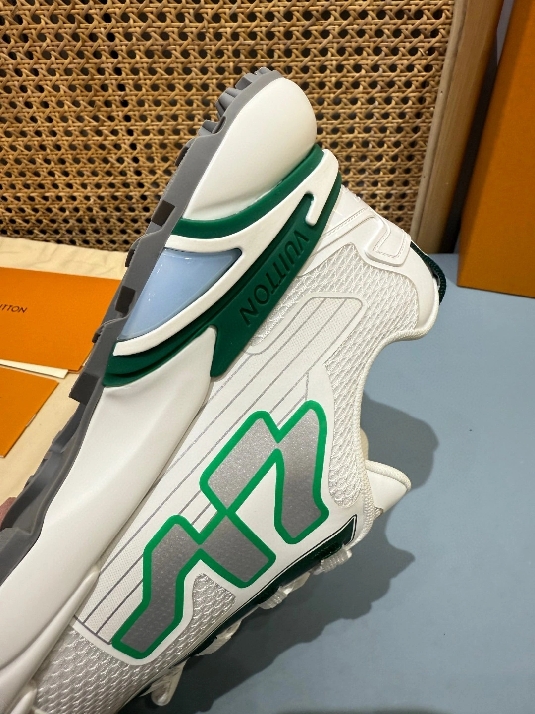 OOBB-- 8V 1AHTVV Runner Tatic Thick soles：4CM item:E-X430F0605