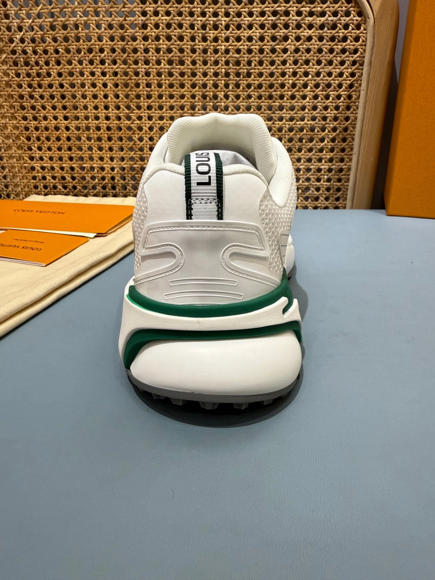 OOBB-- 8V 1AHTVV Runner Tatic Thick soles：4CM item:E-X430F0605