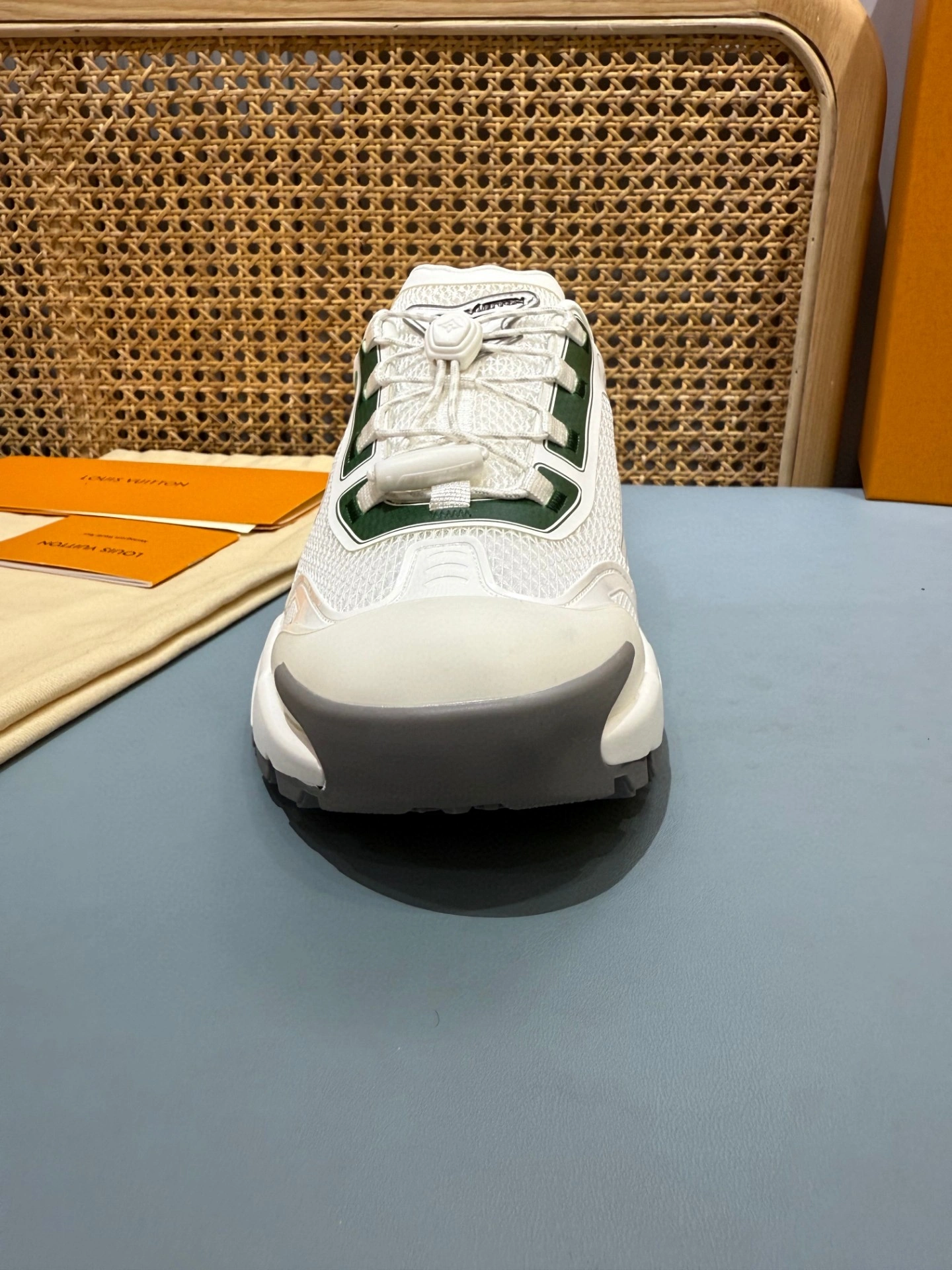 OOBB-- 8V 1AHTVV Runner Tatic Thick soles：4CM item:E-X430F0605