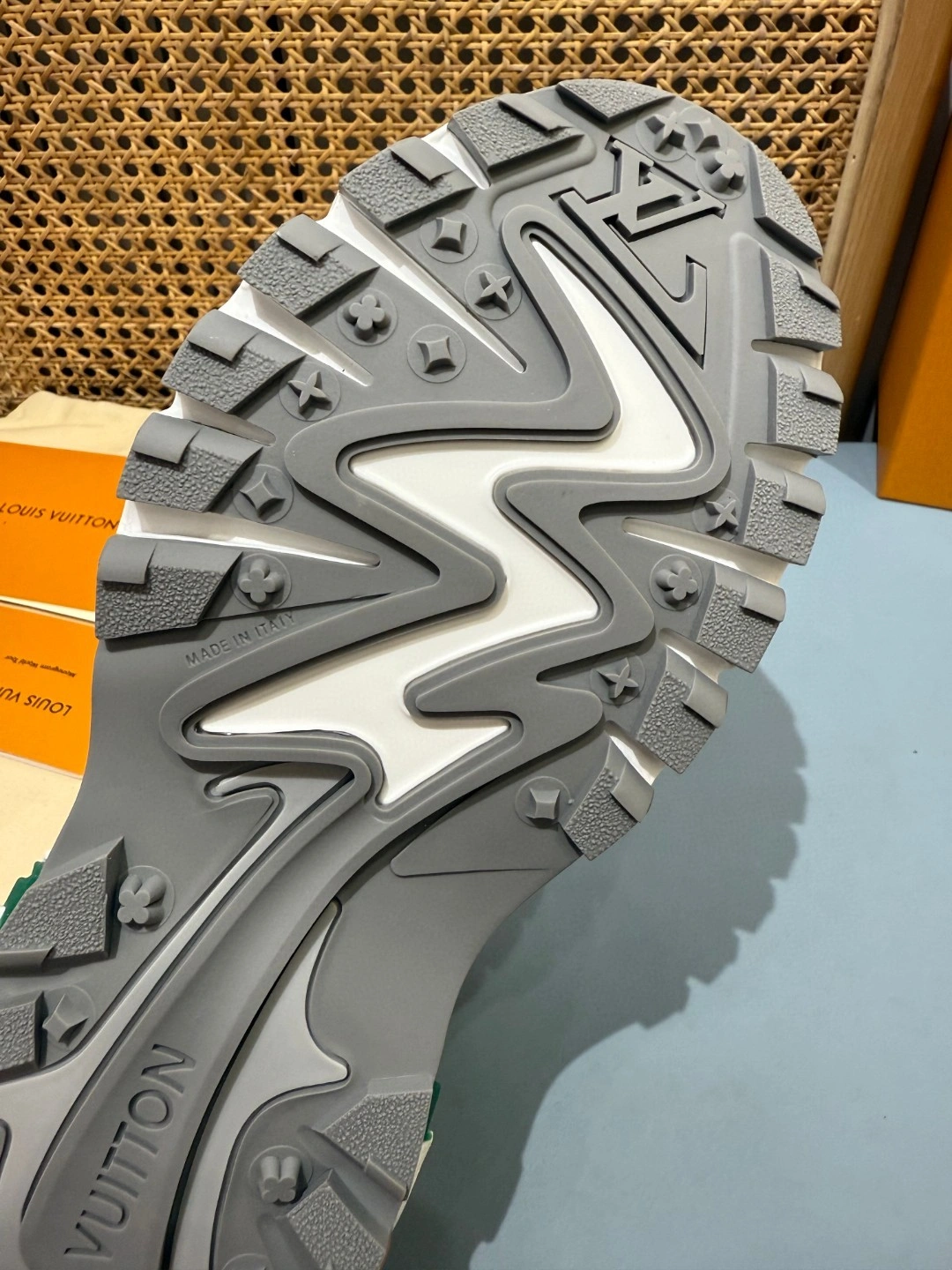 OOBB-- 8V 1AHTVV Runner Tatic Thick soles：4CM item:E-X430F0605
