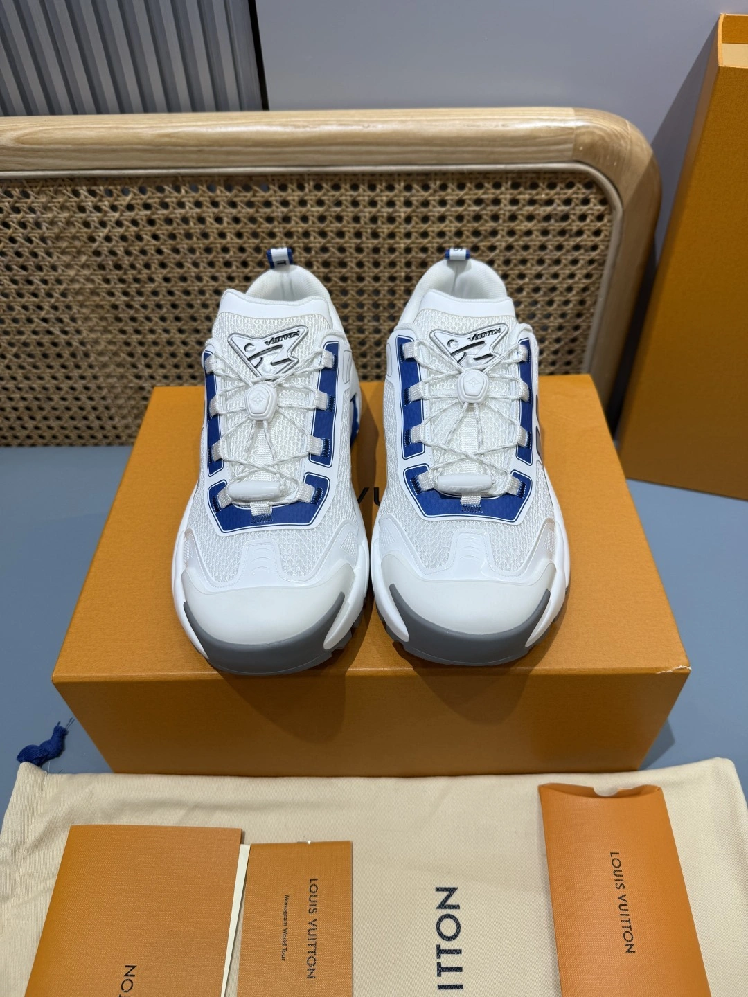 OOBB-- 8V 1AHTWP Runner Tatic Thick soles：4CM item:E-X430F0606
