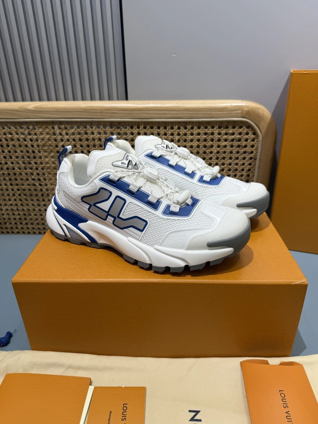 OOBB-- 8V 1AHTWP Runner Tatic Thick soles：4CM item:E-X430F0606