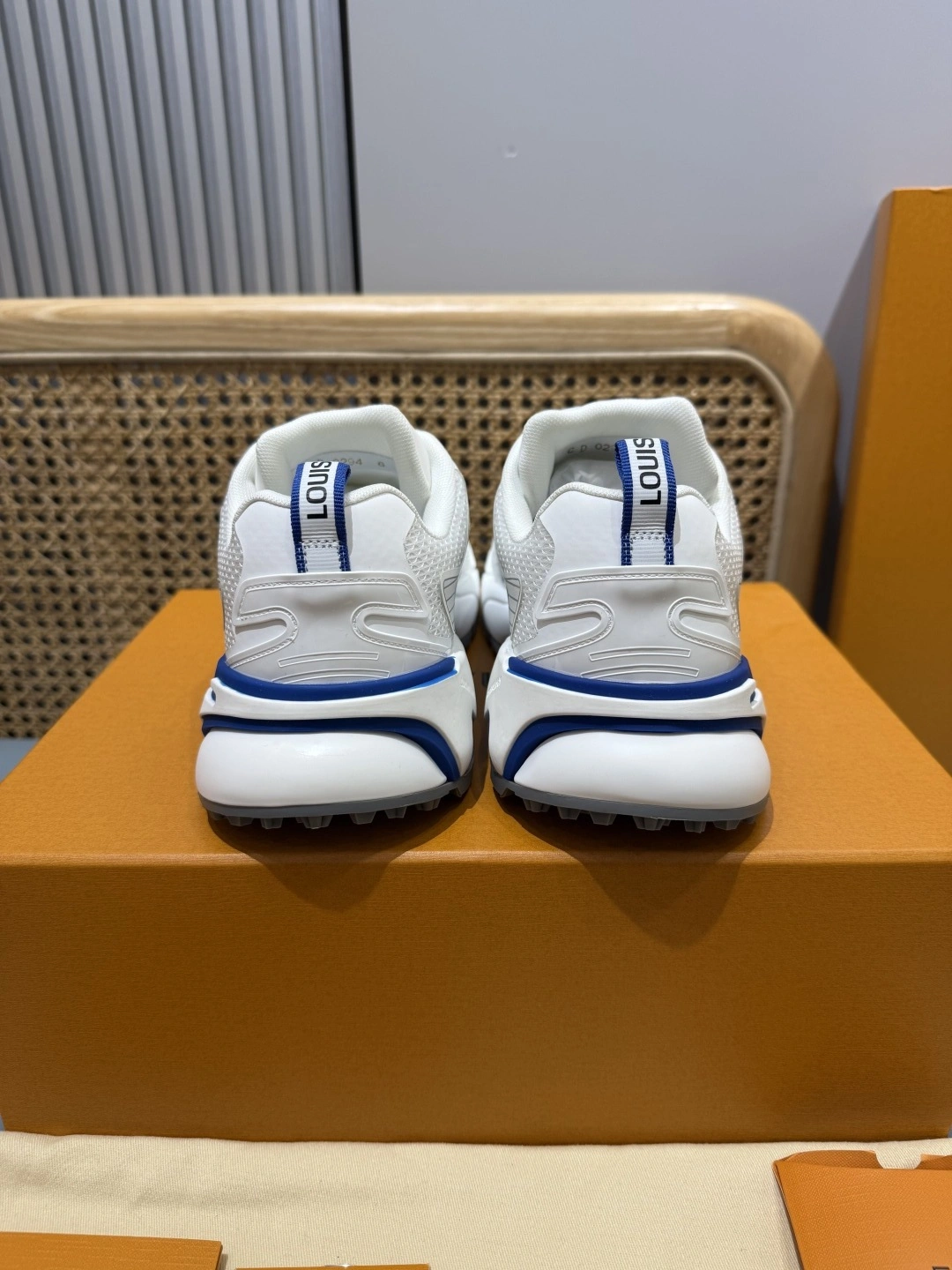 OOBB-- 8V 1AHTWP Runner Tatic Thick soles：4CM item:E-X430F0606