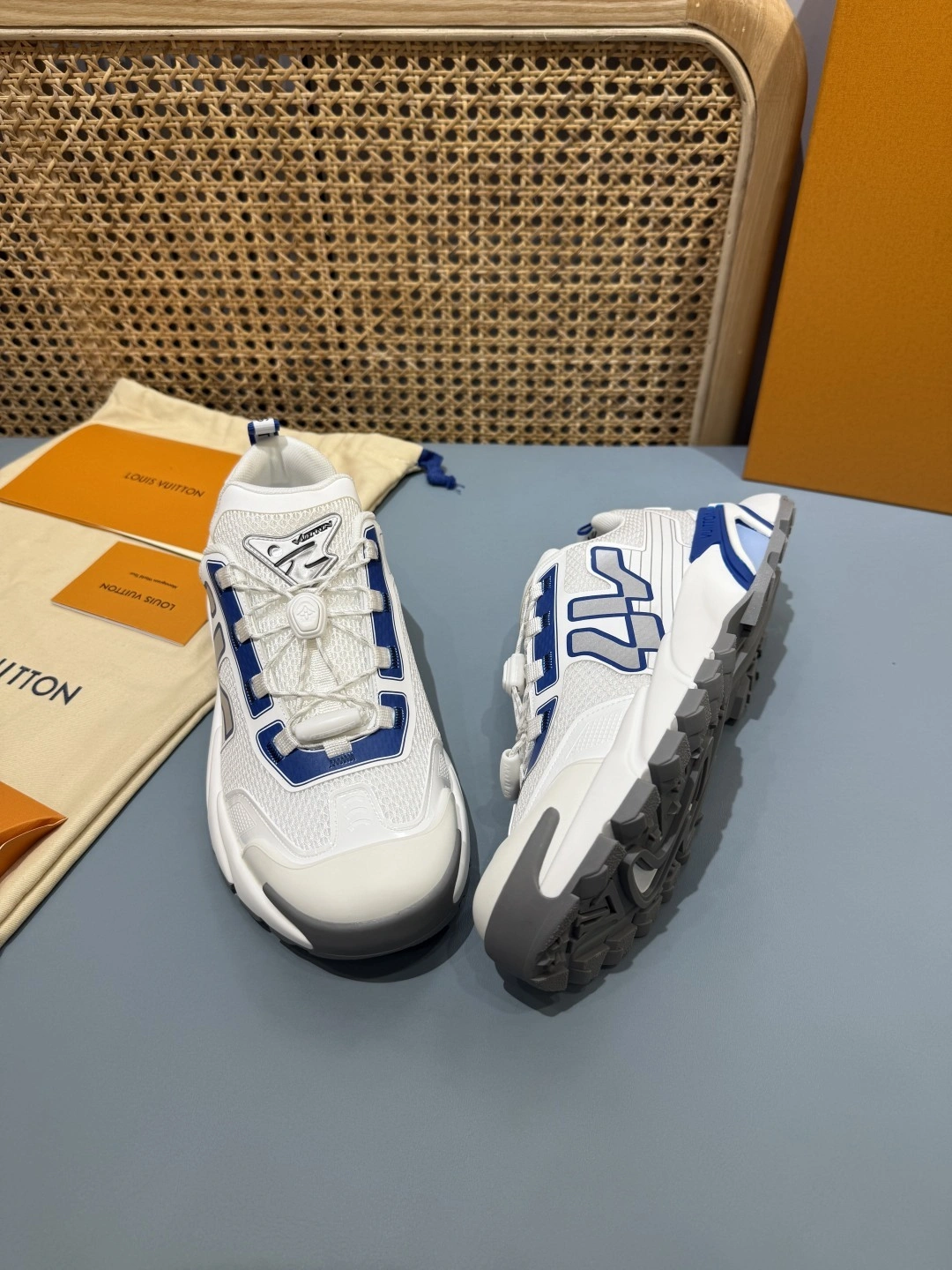 OOBB-- 8V 1AHTWP Runner Tatic Thick soles：4CM item:E-X430F0606