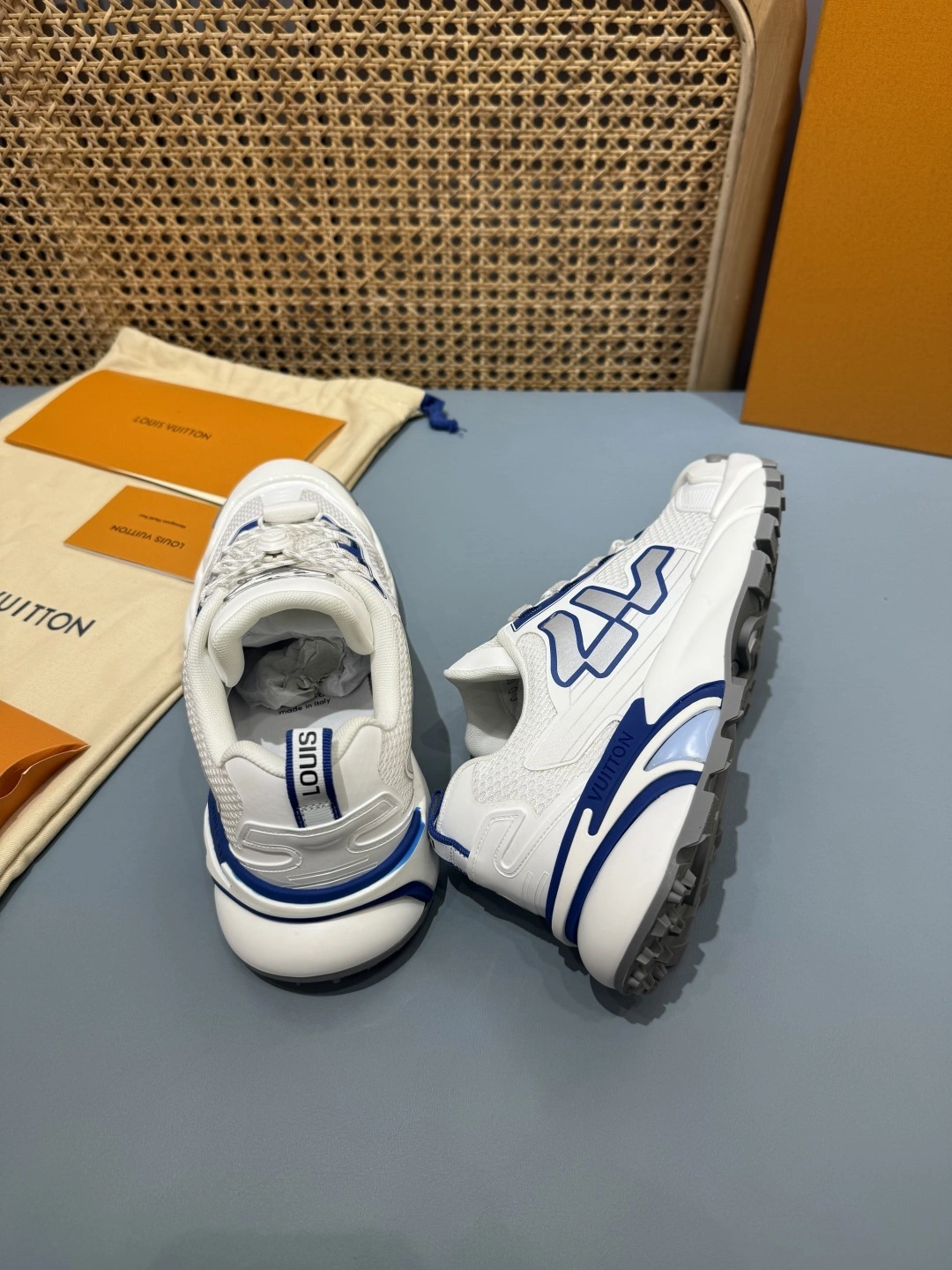 OOBB-- 8V 1AHTWP Runner Tatic Thick soles：4CM item:E-X430F0606