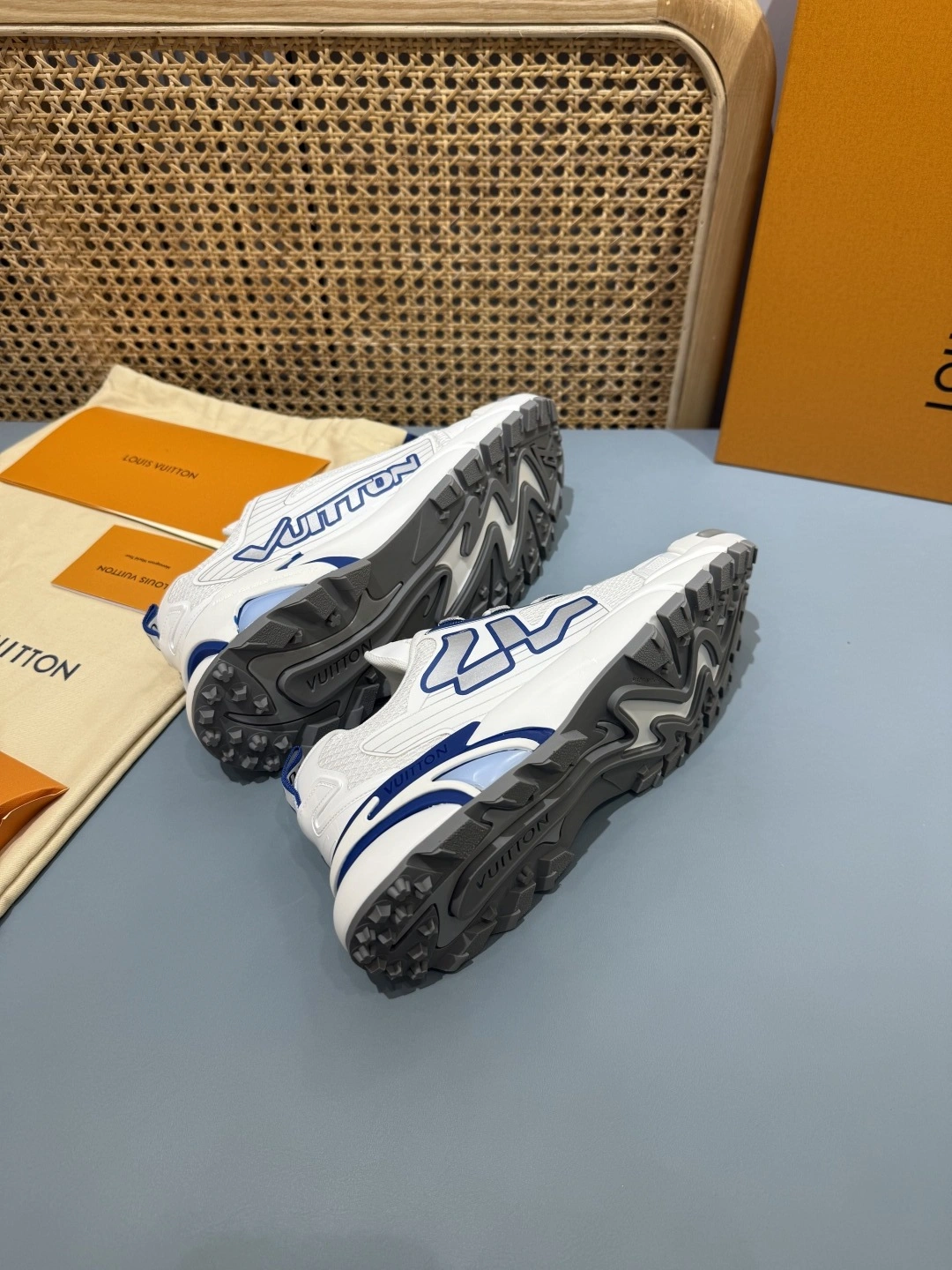 OOBB-- 8V 1AHTWP Runner Tatic Thick soles：4CM item:E-X430F0606