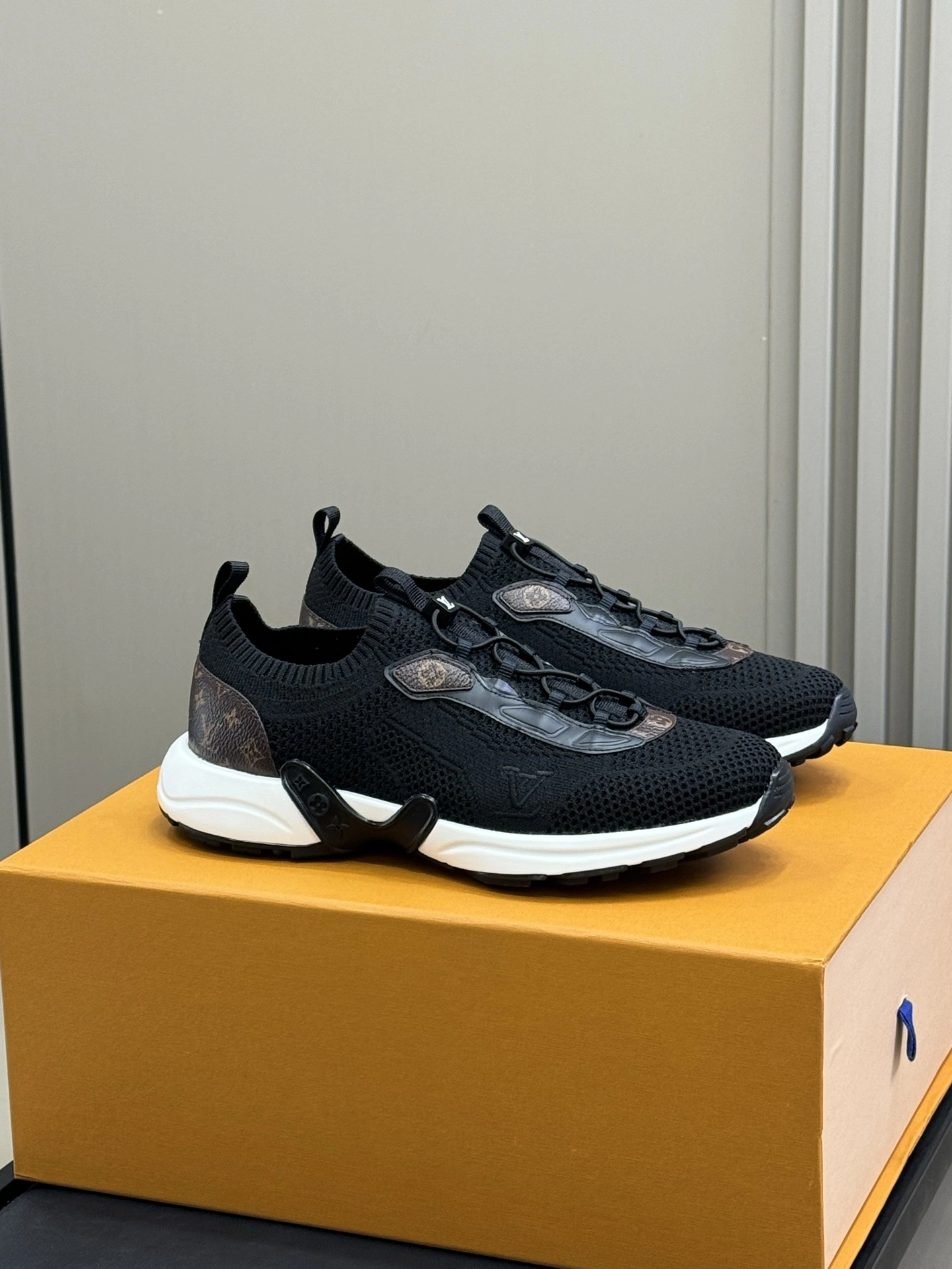 &OOBB-- 8V 1AIBVQ 25 item：E-X02I1001
