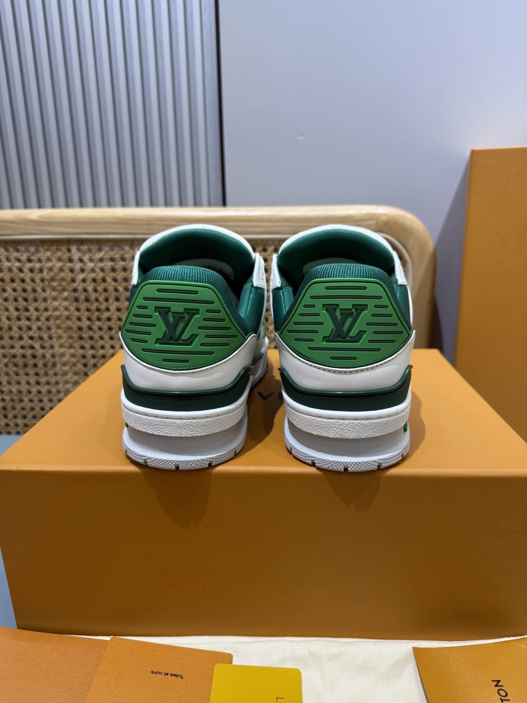OOBB-- 8V 1AIIZY Trainer item:E-X430J1022