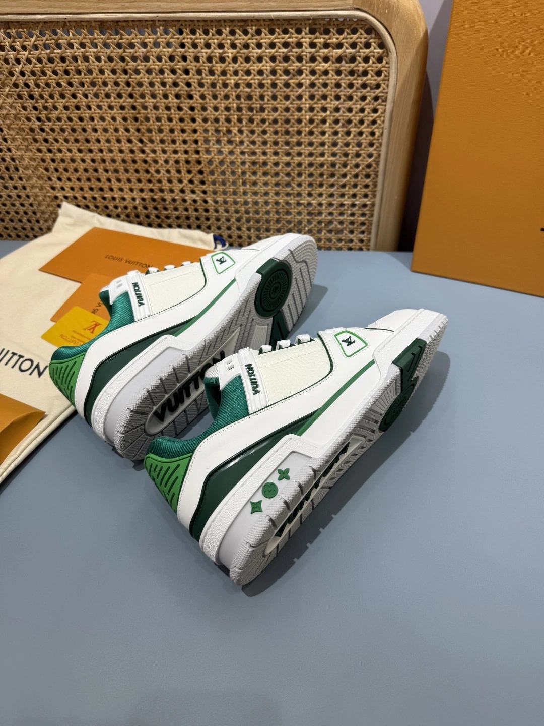 OOBB-- 8V 1AIIZY Trainer item:E-X430J1022