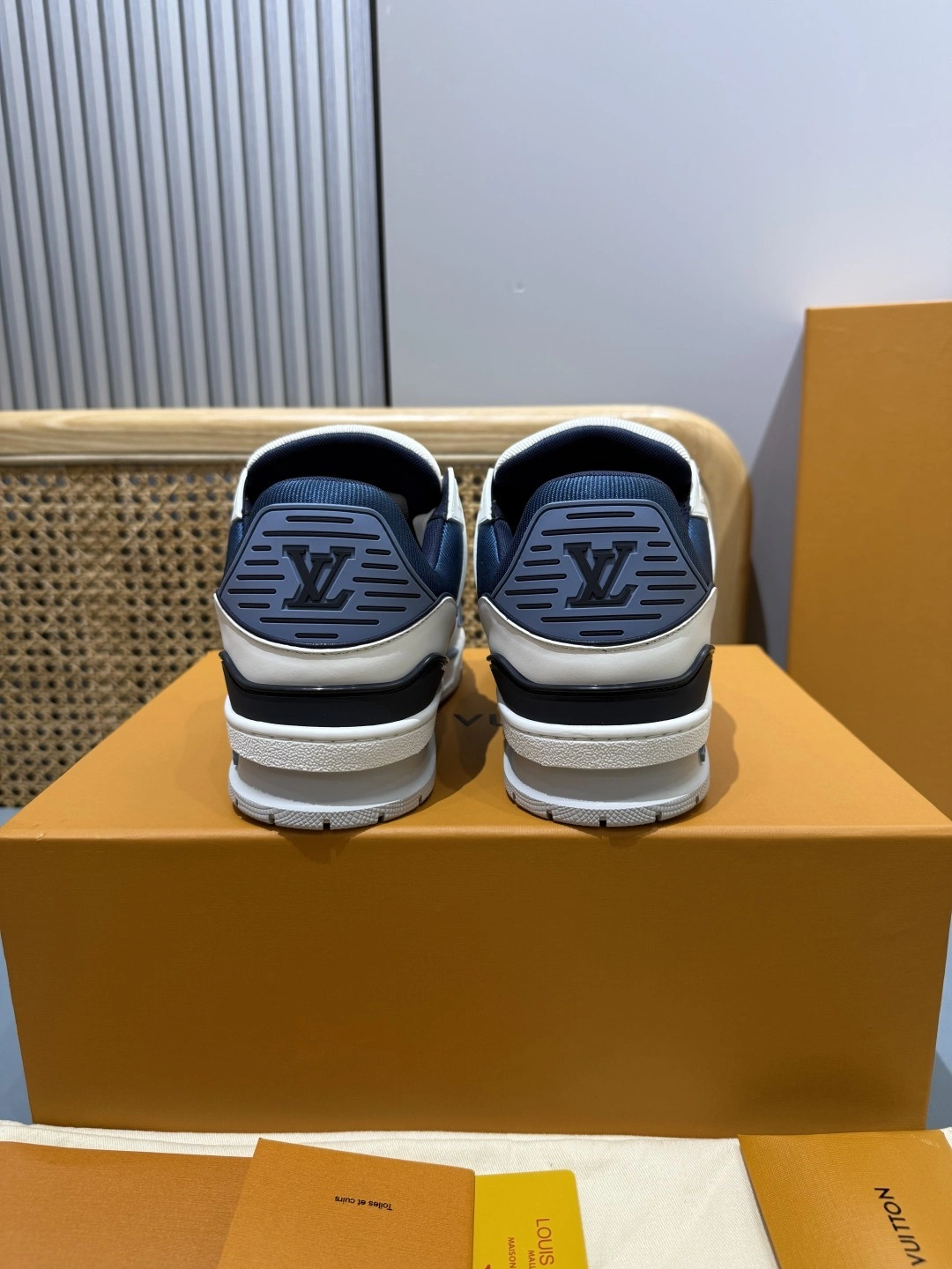 OOBB-- 8V 1AIJ24 Trainer item:E-X430J1020