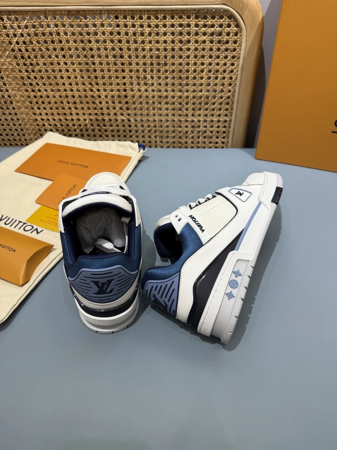 OOBB-- 8V 1AIJ24 Trainer item:E-X430J1020