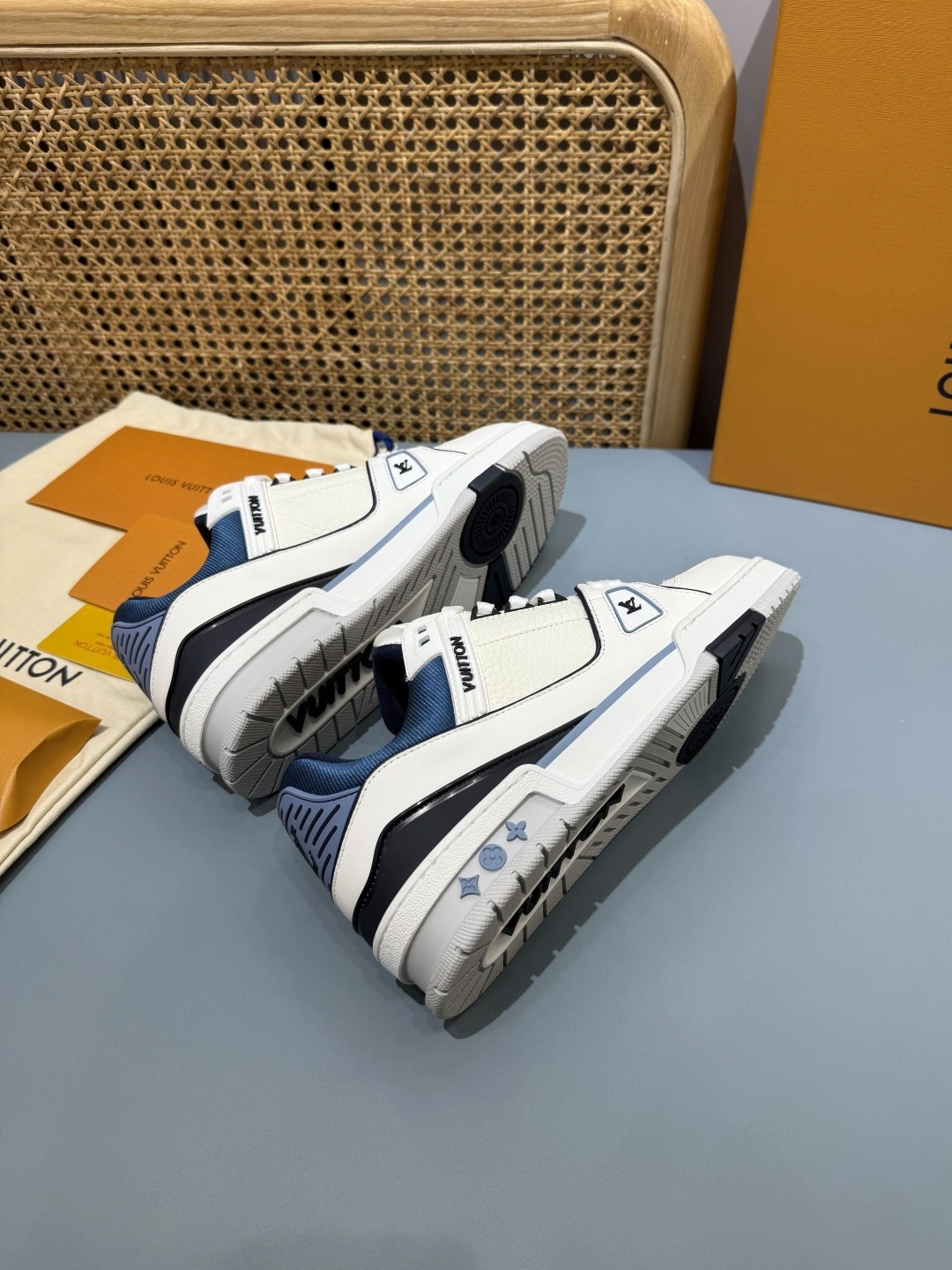 OOBB-- 8V 1AIJ24 Trainer item:E-X430J1020