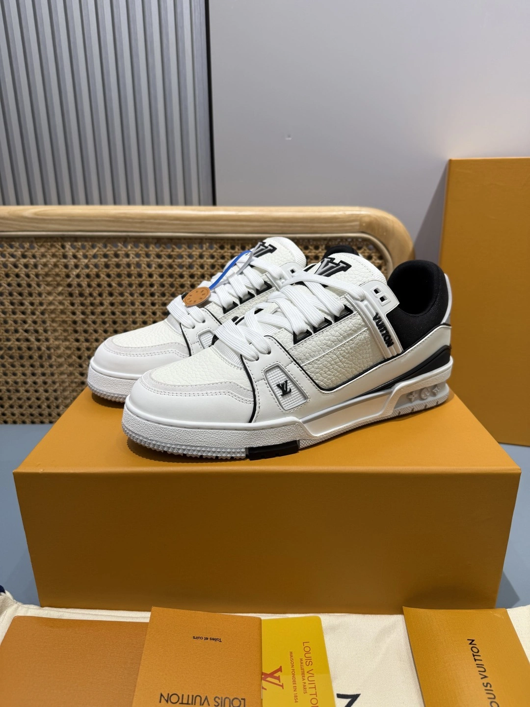 OOBB-- 8V 1AIJ44 Trainer item:E-X362J1019