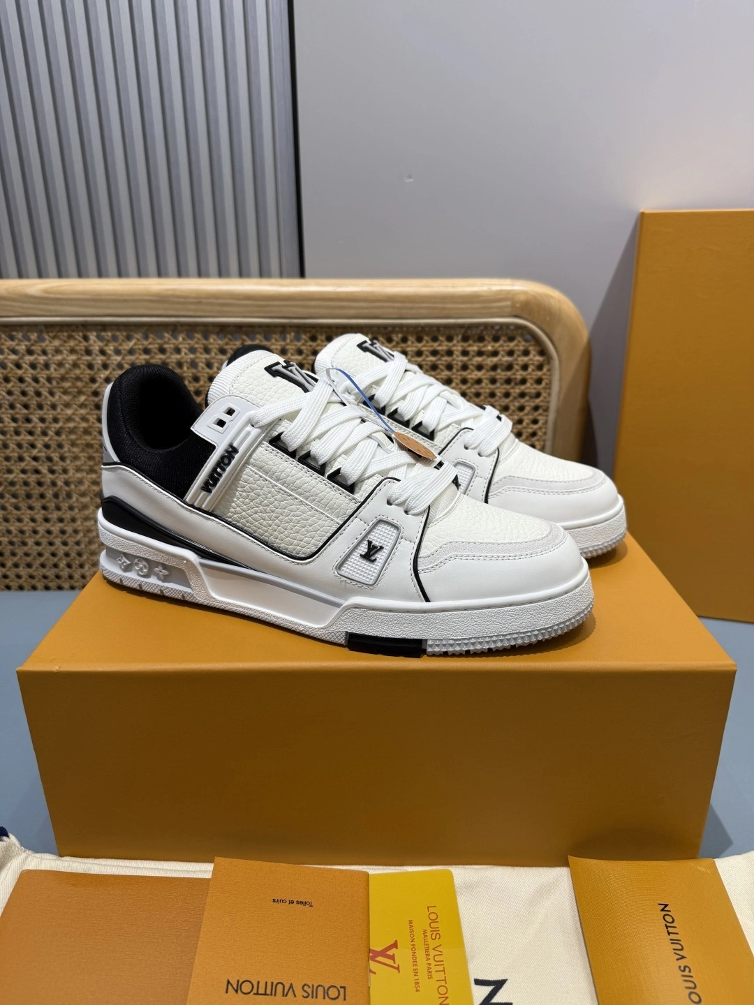 OOBB-- 8V 1AIJ44 Trainer item:E-X362J1019