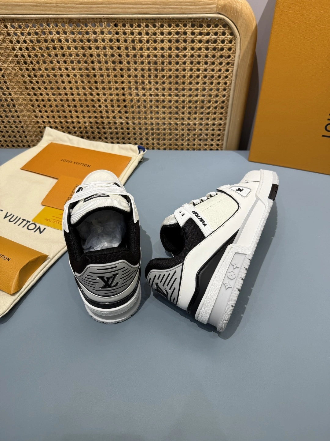 OOBB-- 8V 1AIJ44 Trainer item:E-X362J1019