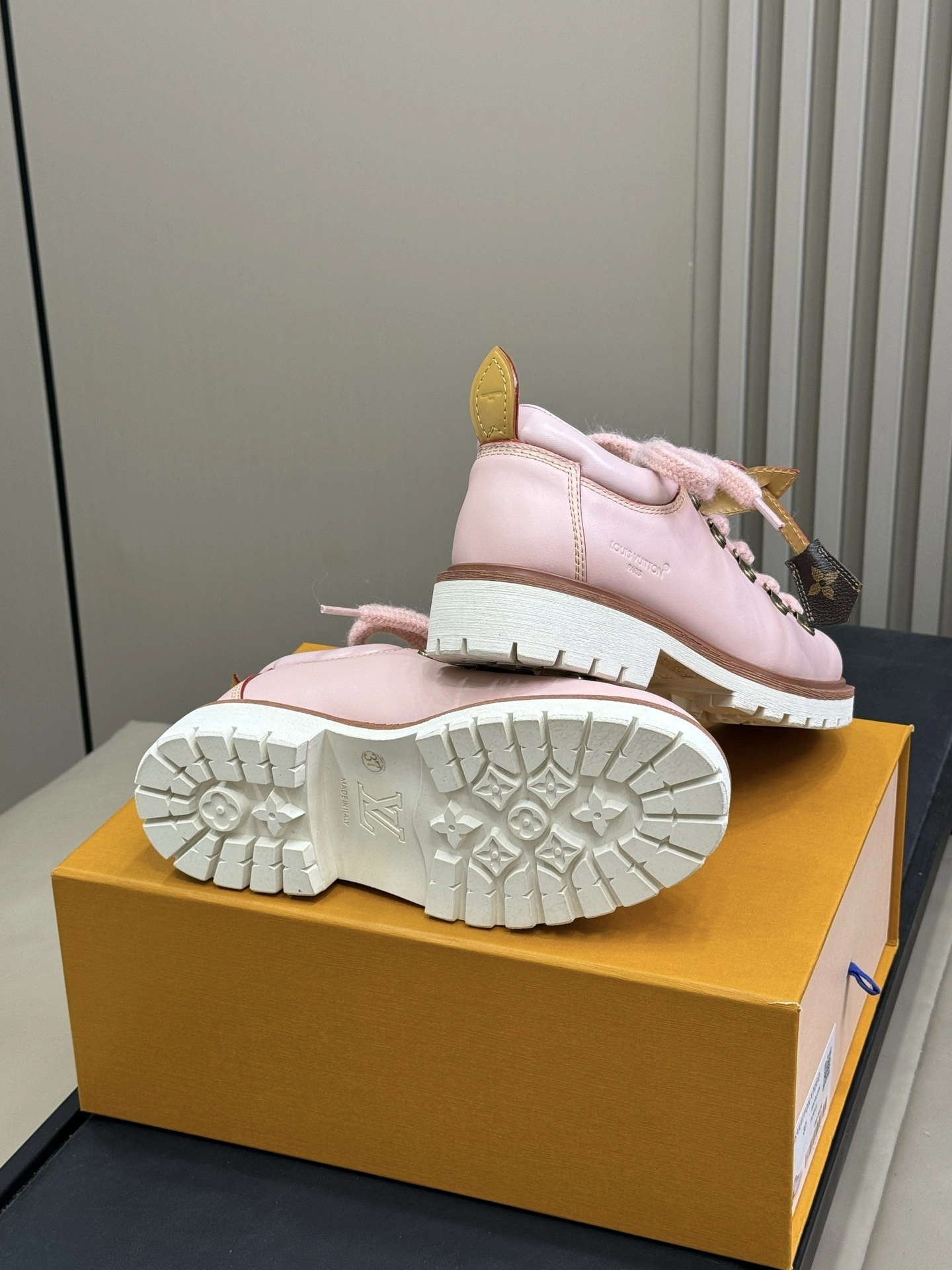 OOBB-- 8V 1AIJAI Derby nigo calfskin item：E-X362I0104