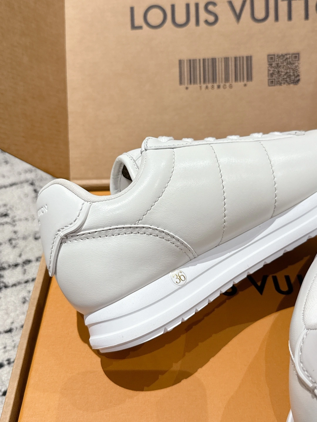 OOBB-- 8V 1AIKDD sheepskin Thick soles:3CM item:E-X362H2715