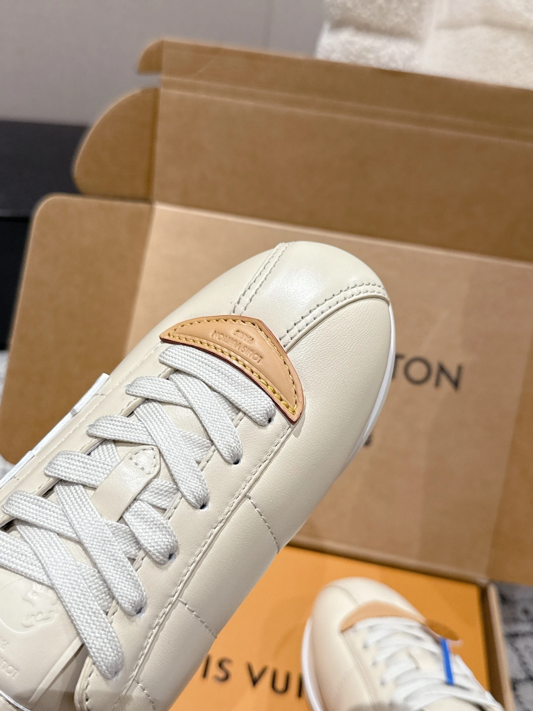 OOBB-- 8V 1AIKEY sheepskin Thick soles:3CM item:E-X362H2716