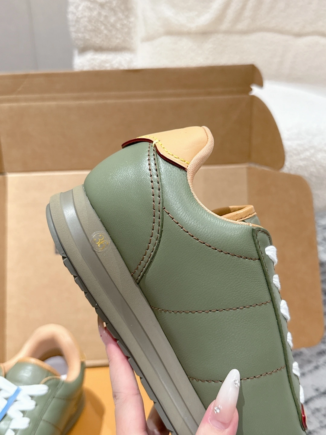 OOBB-- 8V 1AIKHF sheepskin Thick soles:3CM item:E-X362H2719