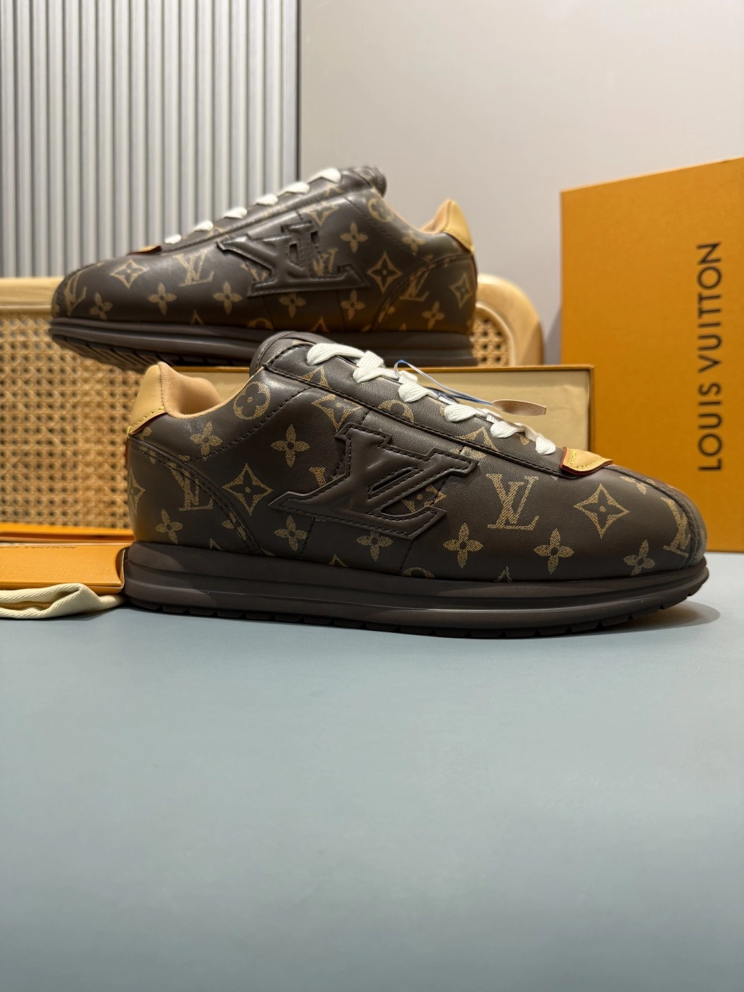 OOBB-- 8V 1AIKVR  1AIKV7 L×NIGO goatskin item:E-X430L0322B