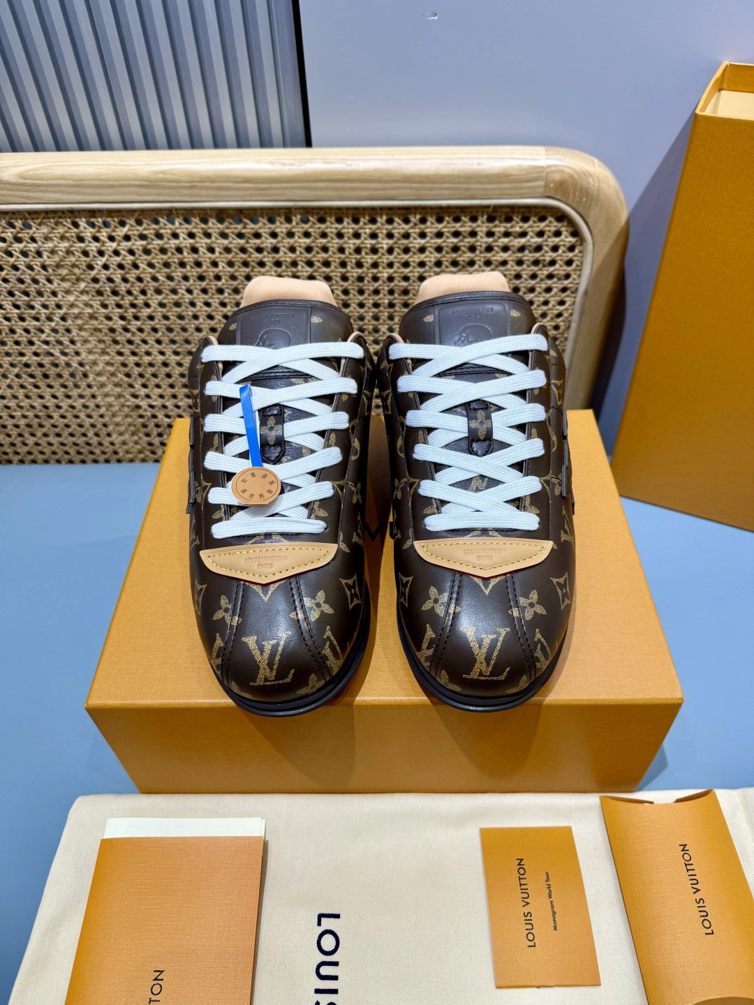 OOBB-- 8V 1AIKVR  1AIKV7 L×NIGO goatskin item:E-X430L0322B