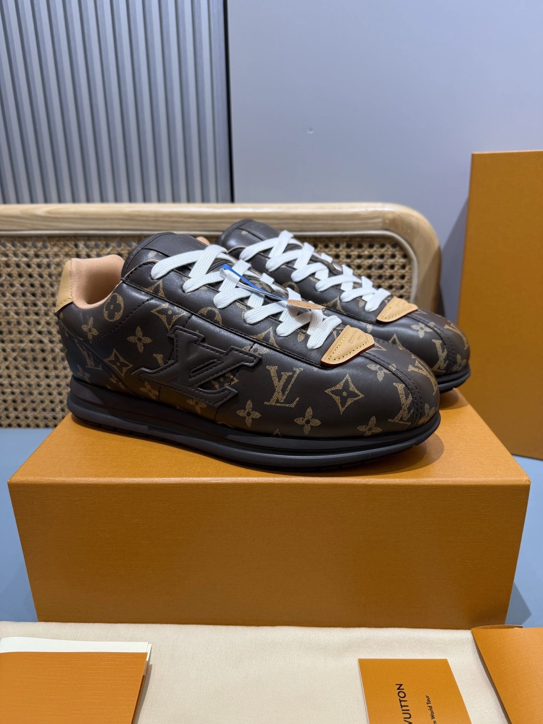 OOBB-- 8V 1AIKVR  1AIKV7 L×NIGO goatskin item:E-X430L0322B