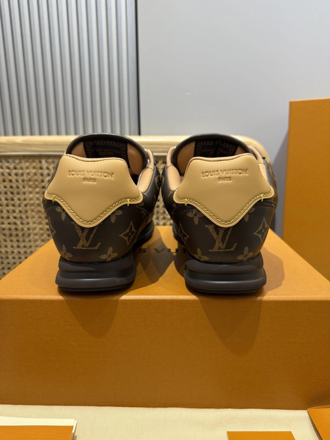OOBB-- 8V 1AIKVR  1AIKV7 L×NIGO goatskin item:E-X430L0322B