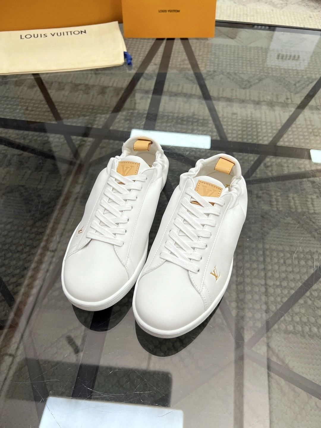 OOBB-- 8V 1AILGB cowhide item:E-X000H0821