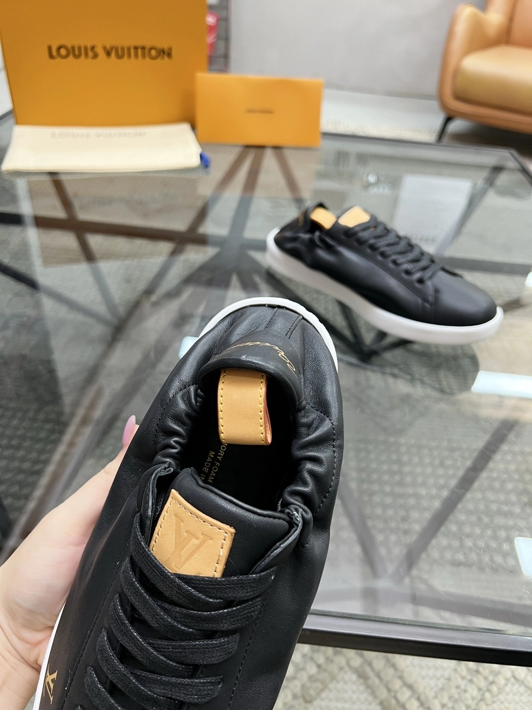 OOBB-- 8V 1AILGQ cowhide item:E-X000H0820