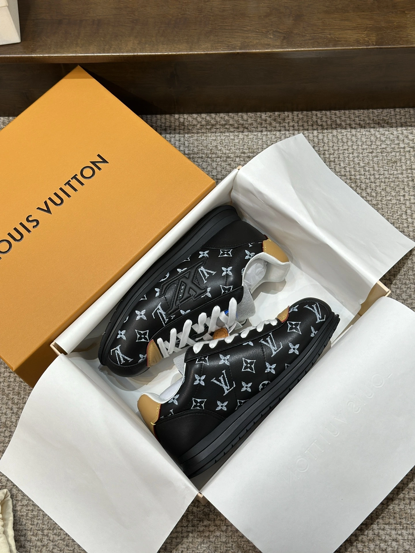 OOBB-- 8V 1AINRR sheepskin item:F-X000A0103B