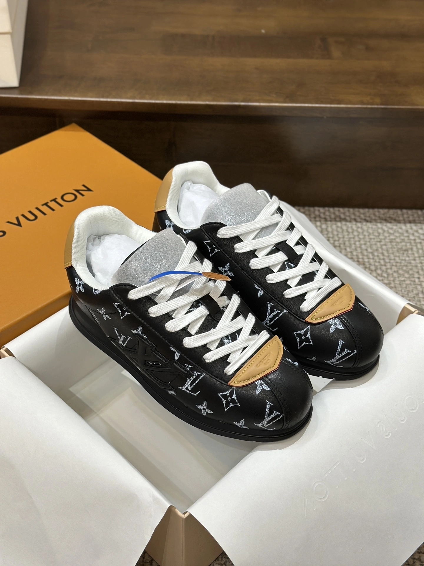 OOBB-- 8V 1AINRR sheepskin item:F-X000A0103B