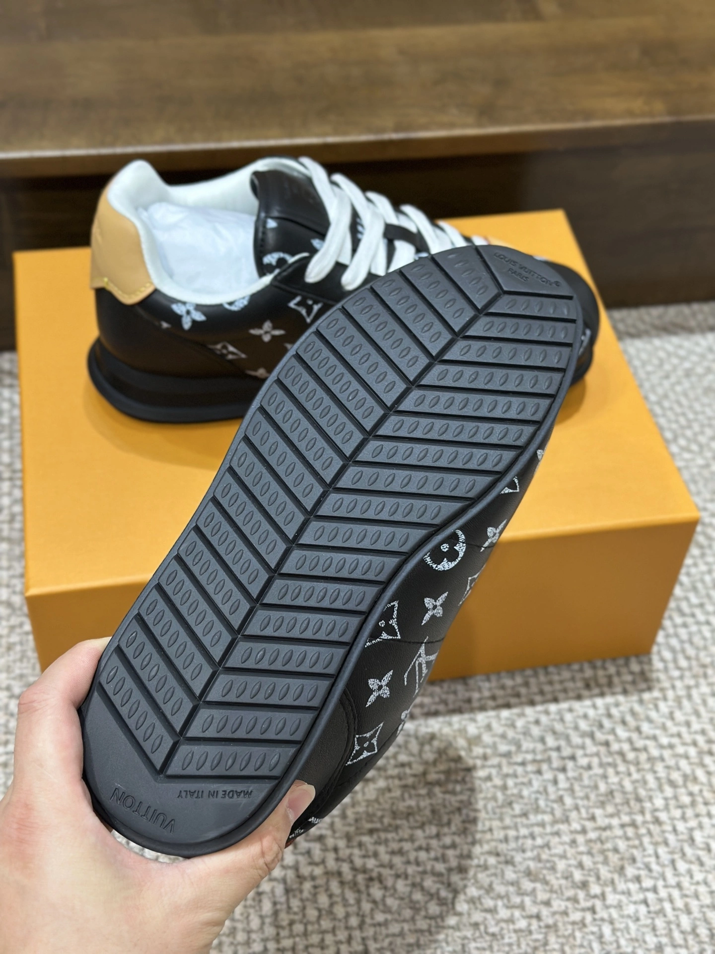 OOBB-- 8V 1AINRR sheepskin item:F-X000A0103B