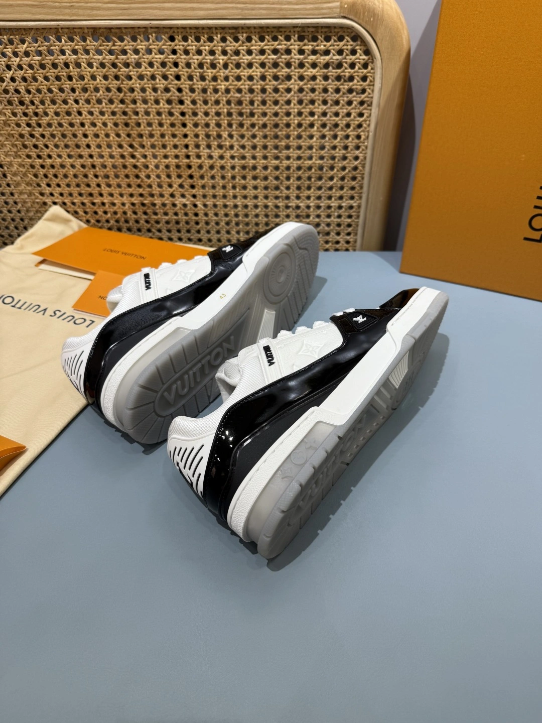 OOBB-- 8V 1AJ128  1AJCJD Trainer cowhide item:E-X430L0303B