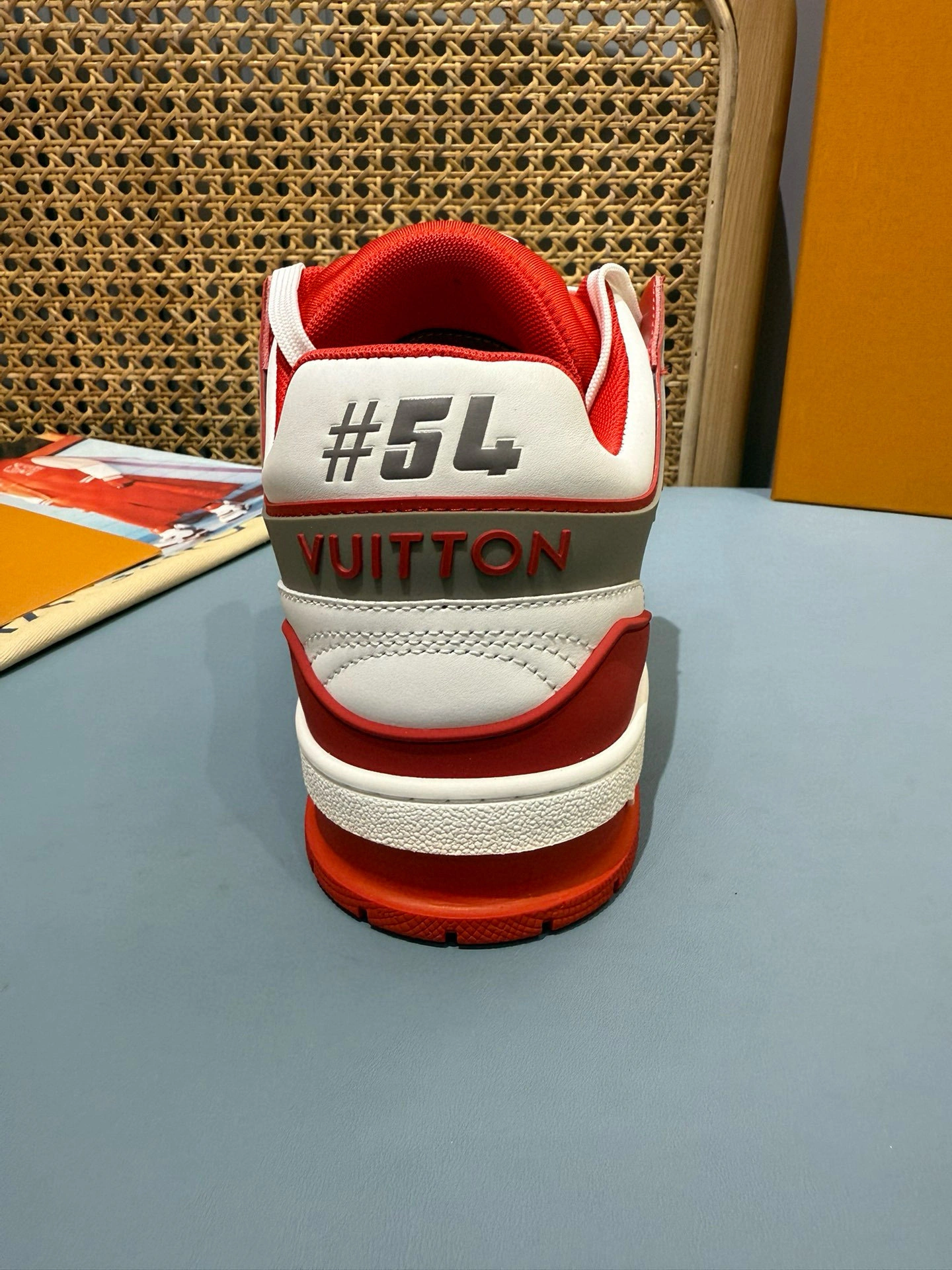 OOBB-- 8V Trainer cowhide item:E-X430F0620