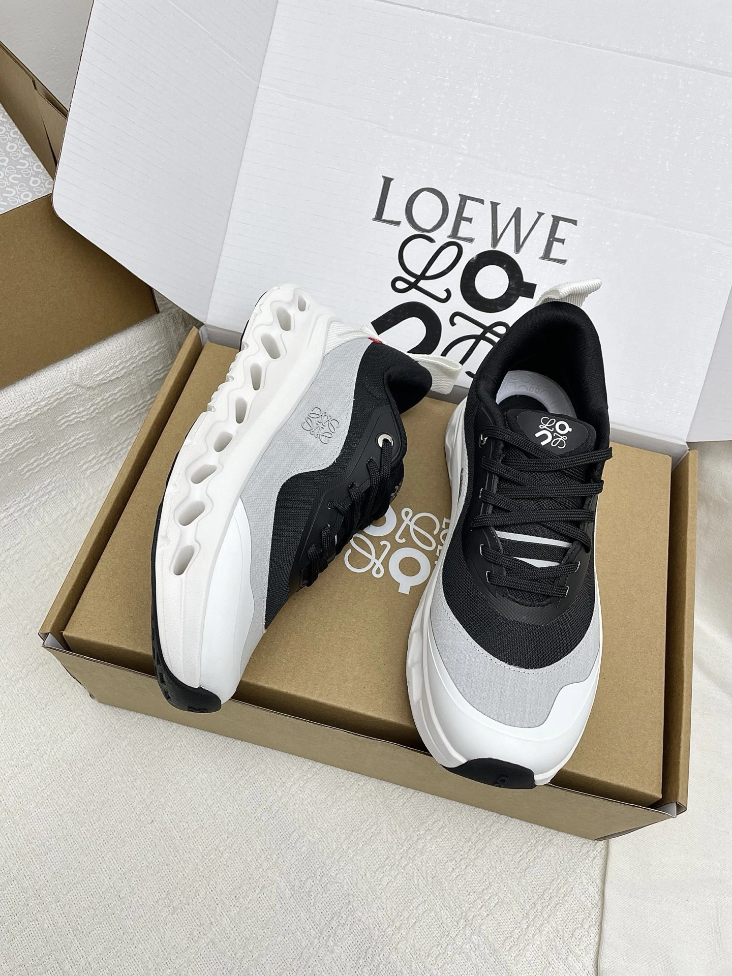 OOBB-- 8o5w5 3ME10690299 On Cloudtilt Thick soles：4CM item:E-X362J3006