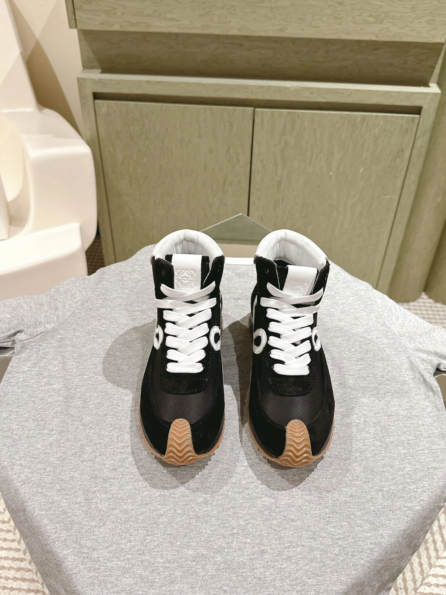 OOBB-- 8o5w5 L815282X76-1102 cowhide item:E-X362I0502