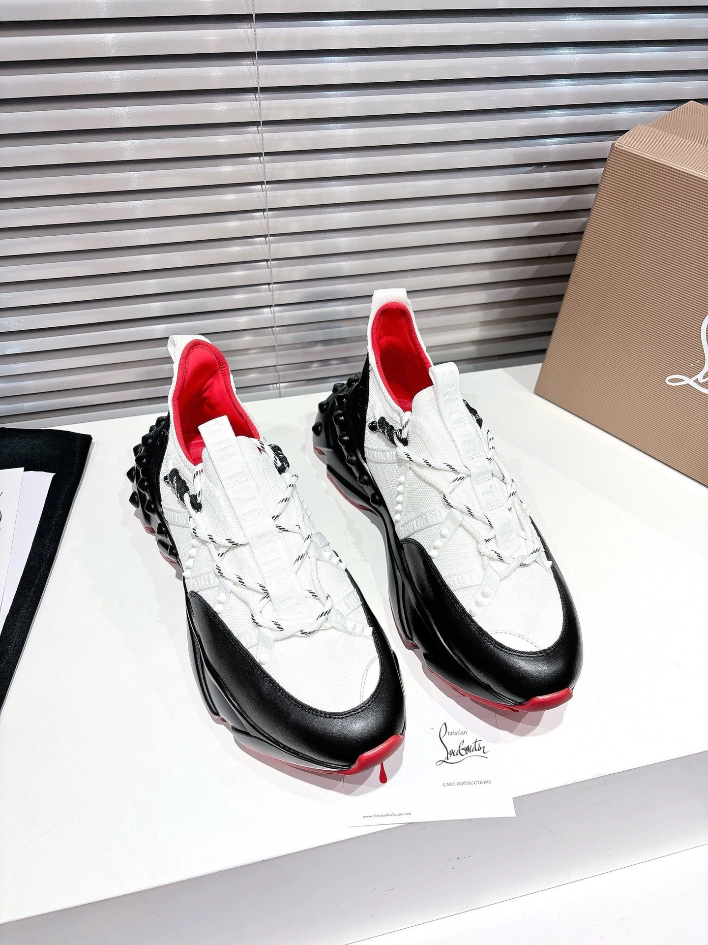 OOBB-- 8ou2ou 1250008BK09 Tralinrun cowhide item:E-X076J3723