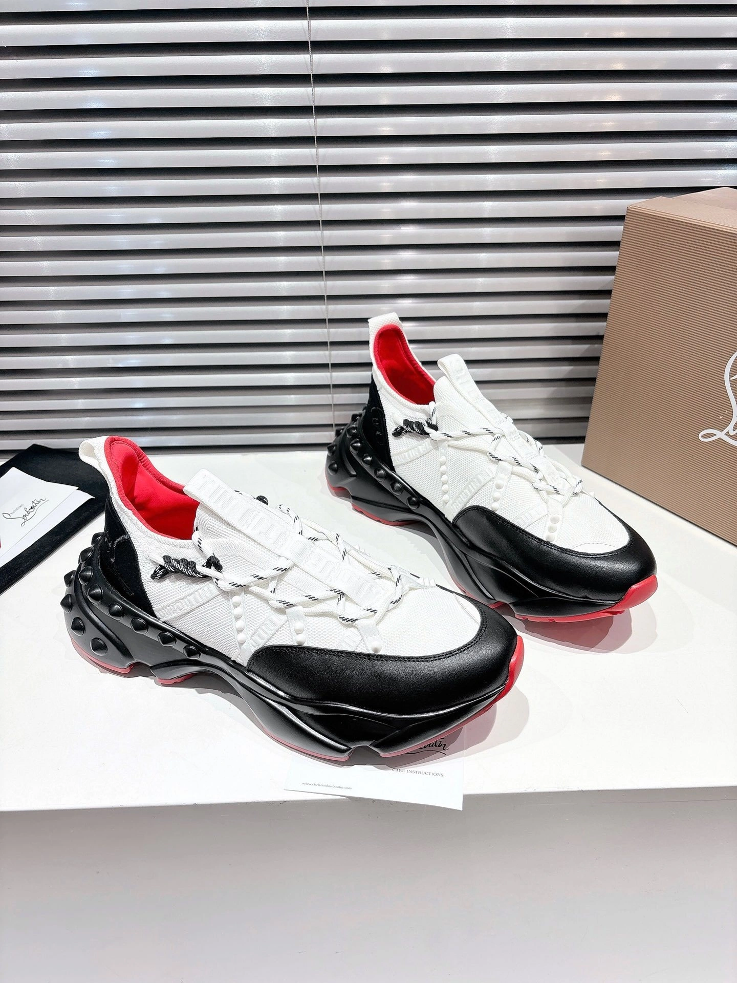 OOBB-- 8ou2ou 1250008BK09 Tralinrun cowhide item:E-X076J3723