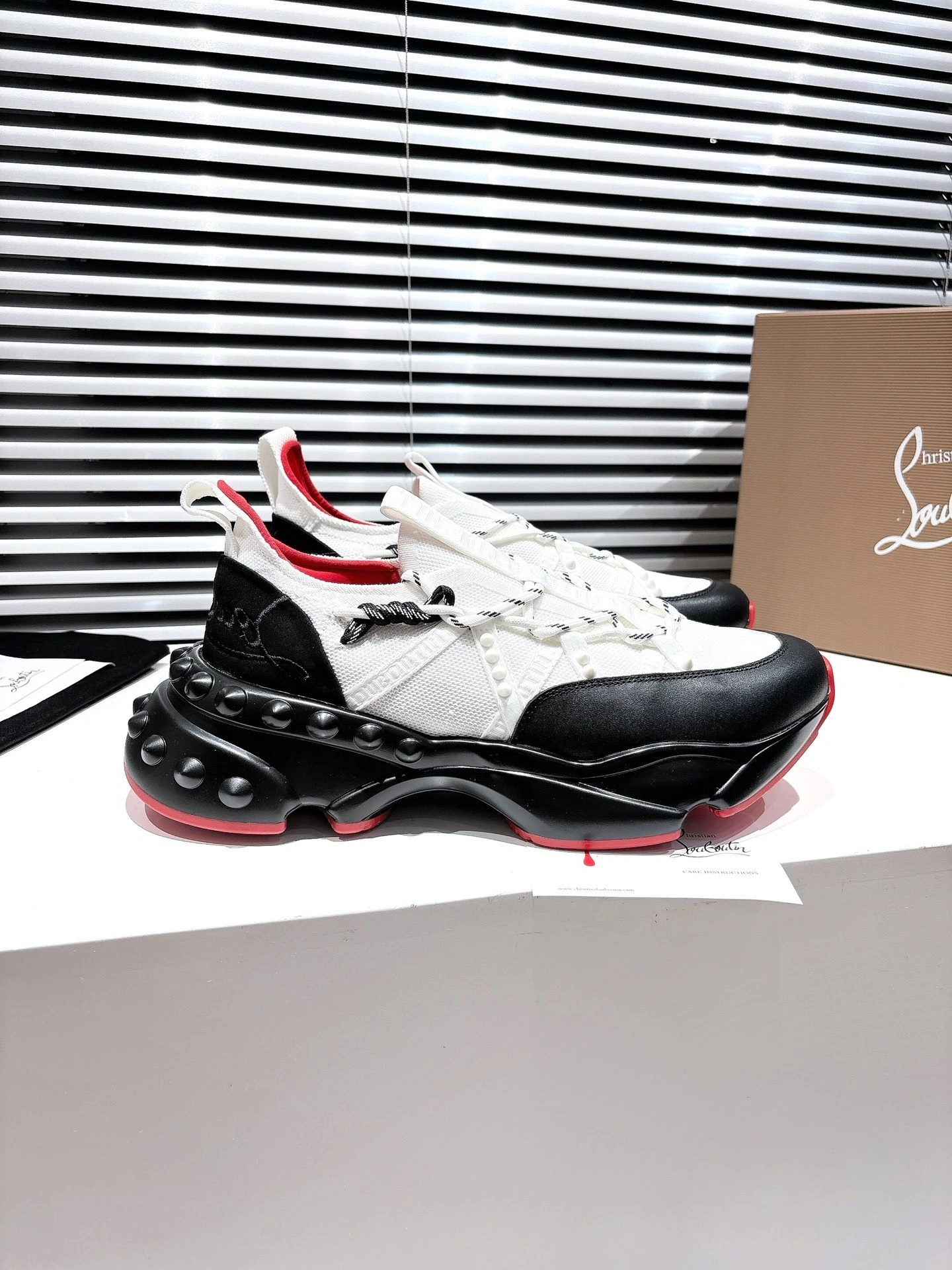 OOBB-- 8ou2ou 1250008BK09 Tralinrun cowhide item:E-X076J3723