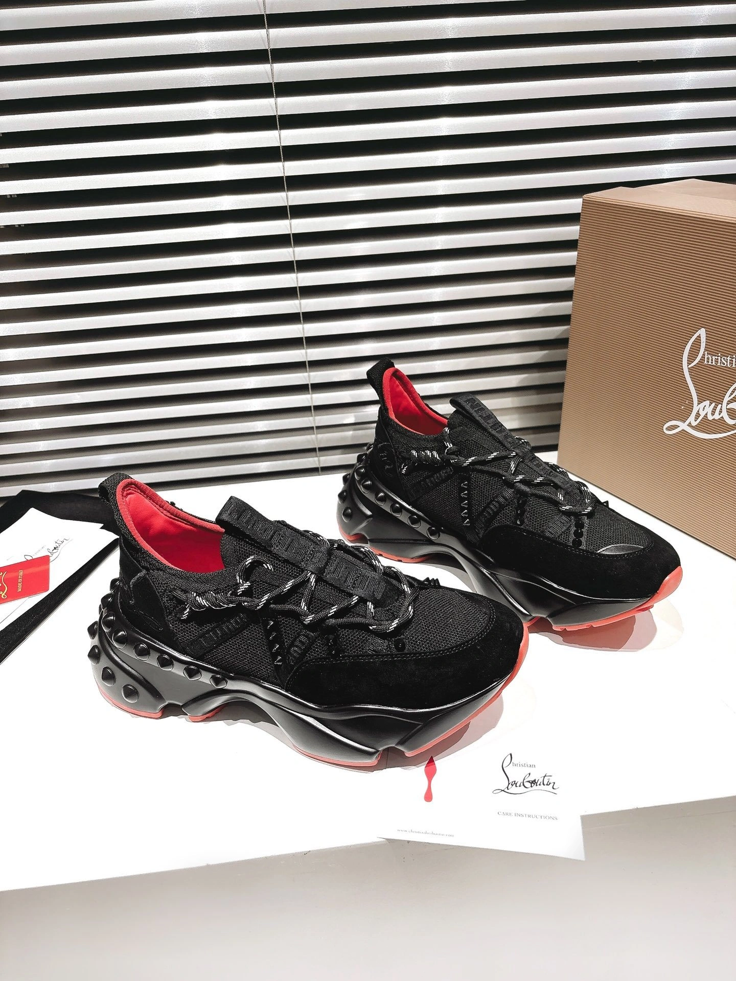 OOBB-- 8ou2ou 1250009bk01 Tralinrun cowhide item:E-X076J3721