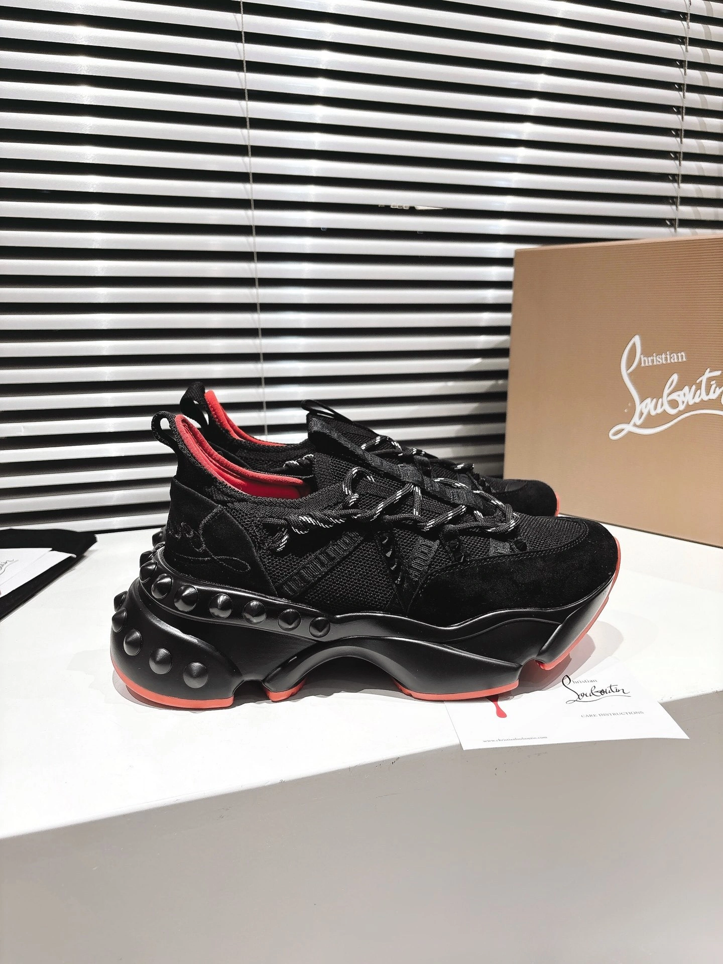 OOBB-- 8ou2ou 1250009bk01 Tralinrun cowhide item:E-X076J3721